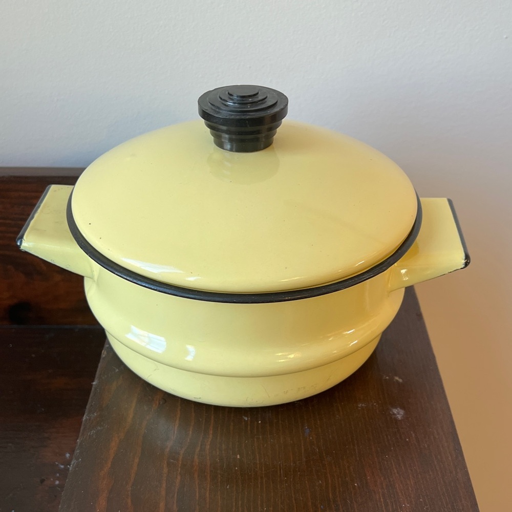 Yellow and Black Enamelware Stock Pot - Picture 2 of 6